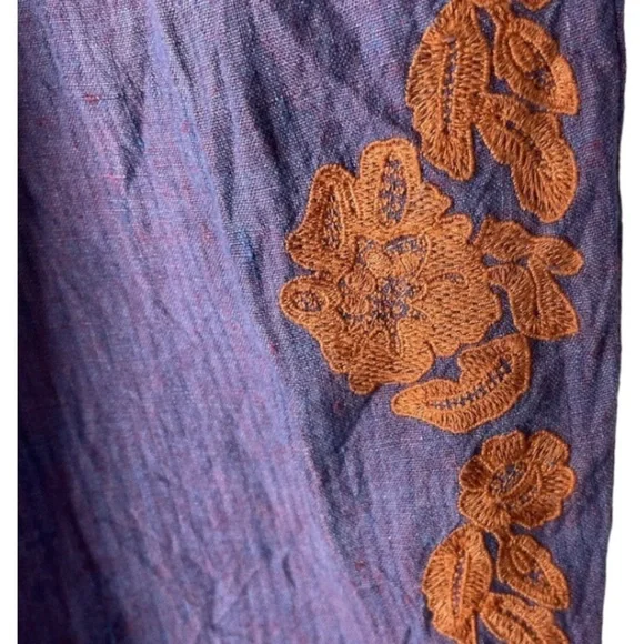 Anthropologie PREOWNED embroidered pants SIZE XS  purple in color - Picture 3 of 4